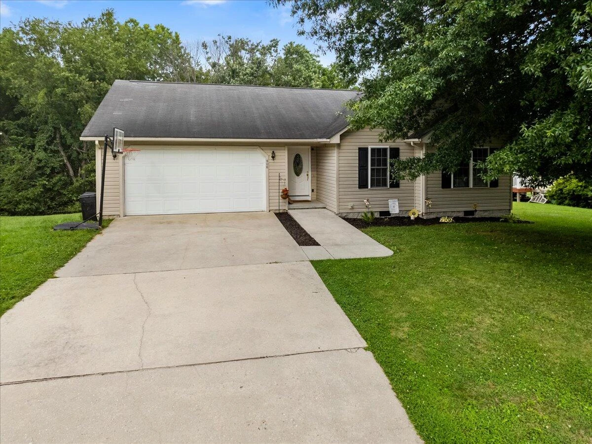 408 Giles AVE