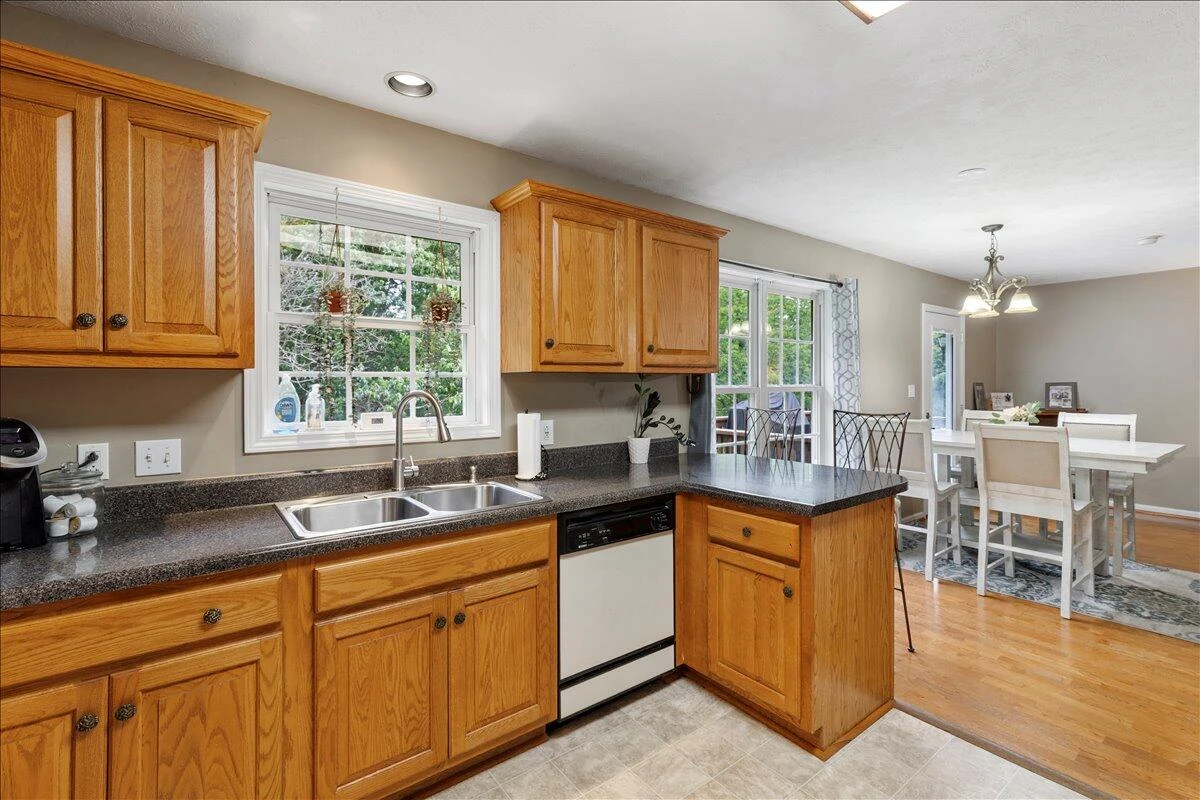 408 Giles AVE - Photo 14