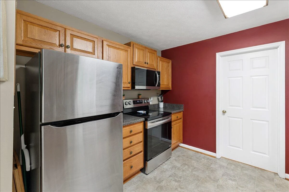 408 Giles AVE - Photo 15