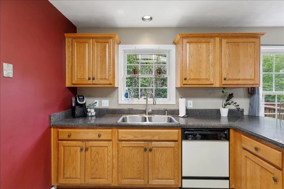 408 Giles AVE - Photo 16