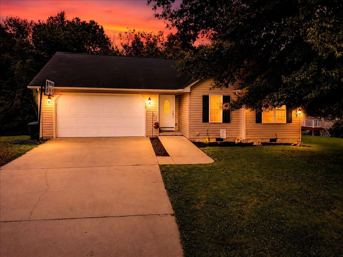 408 Giles AVE - Photo 2