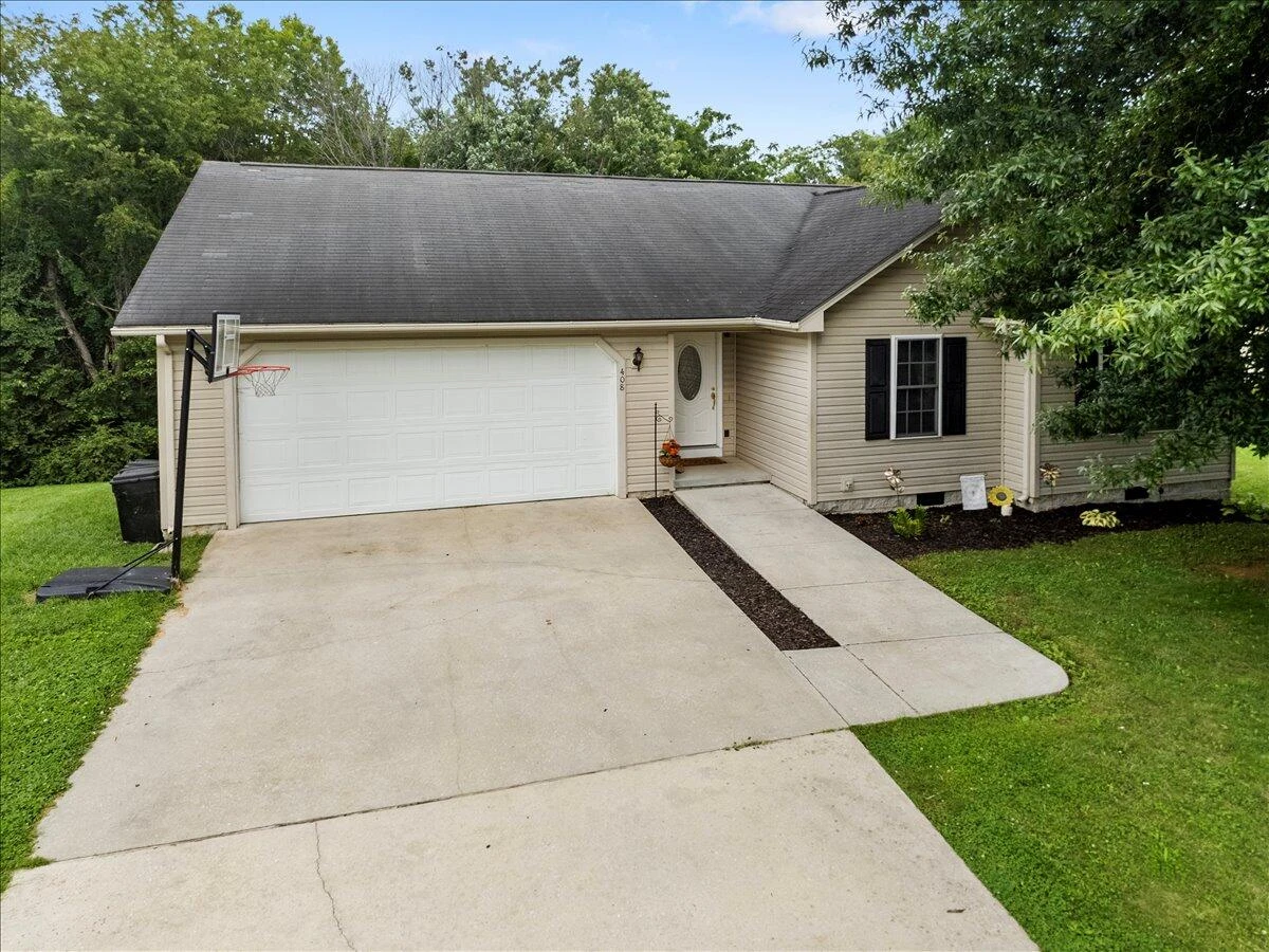 408 Giles AVE - Photo 3