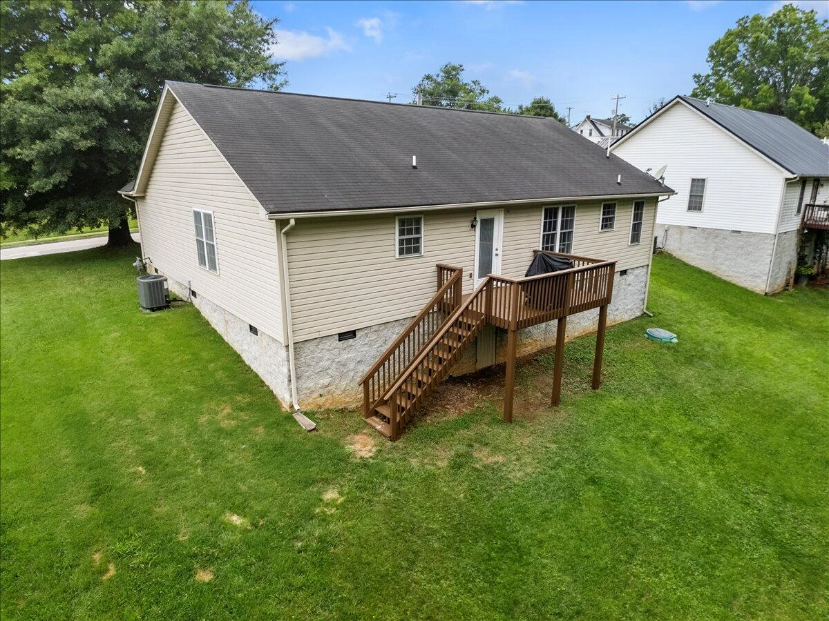408 Giles AVE - Photo 44