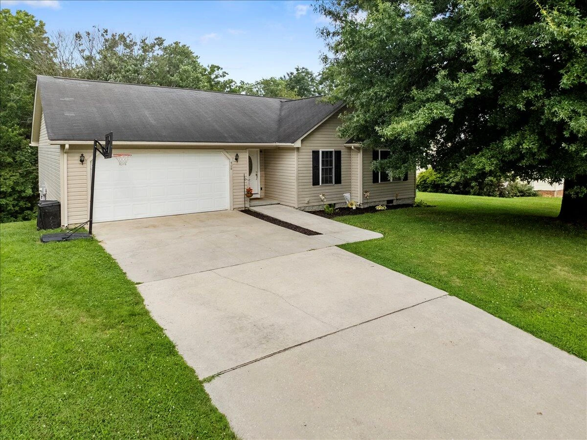408 Giles AVE - Photo 51