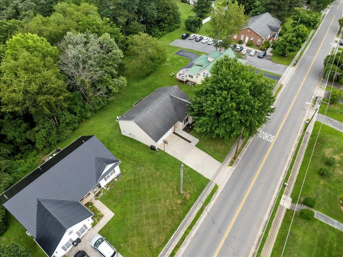 408 Giles AVE - Photo 53