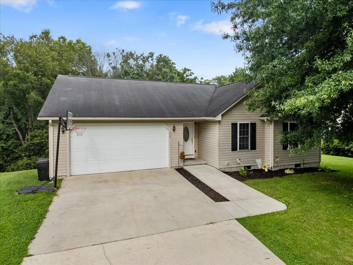 408 Giles AVE - Photo 6