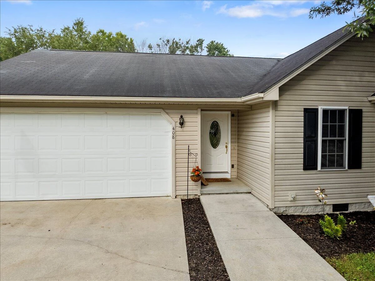 408 Giles AVE - Photo 7