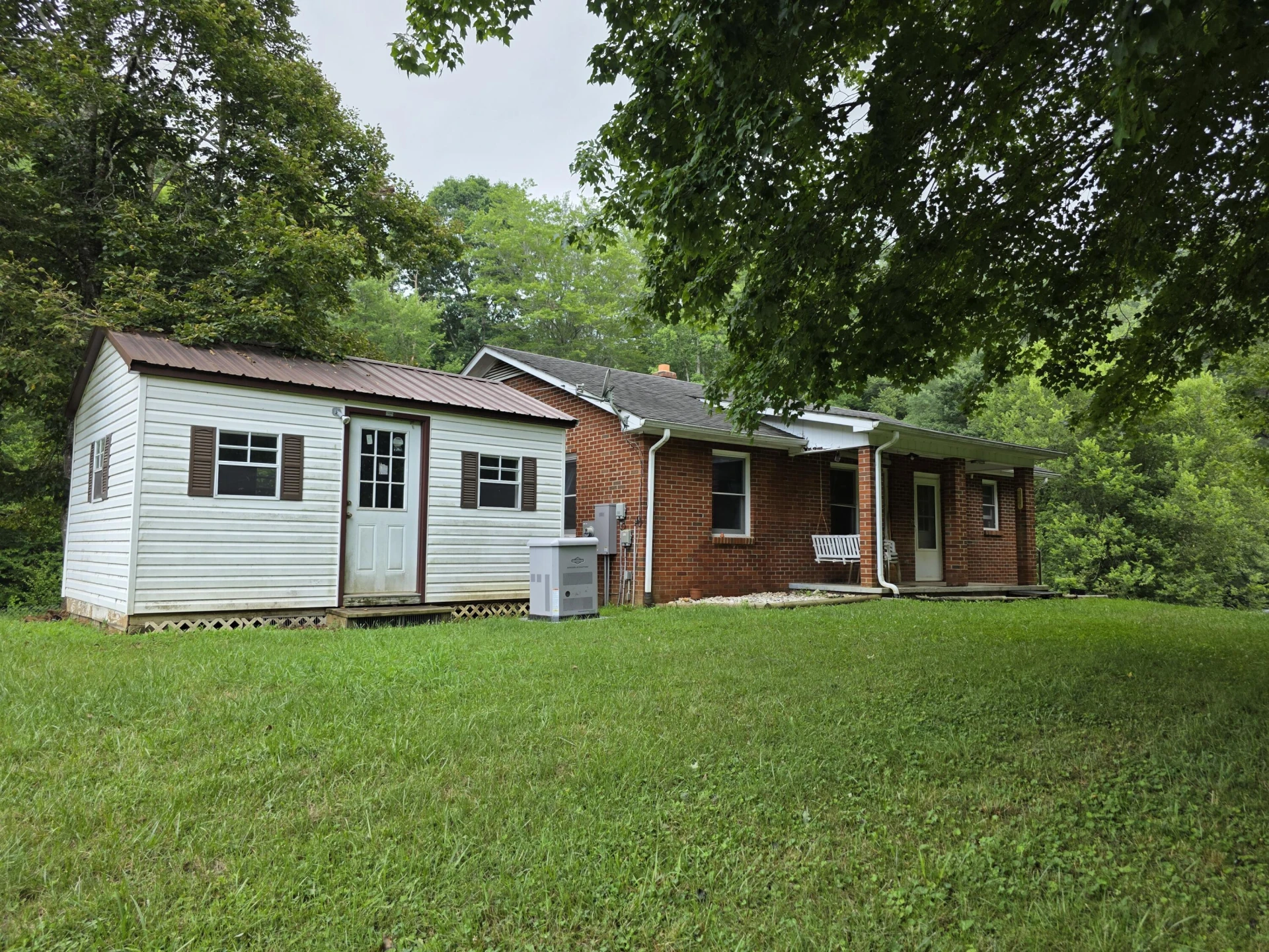352 Sawmill Hill RD NW