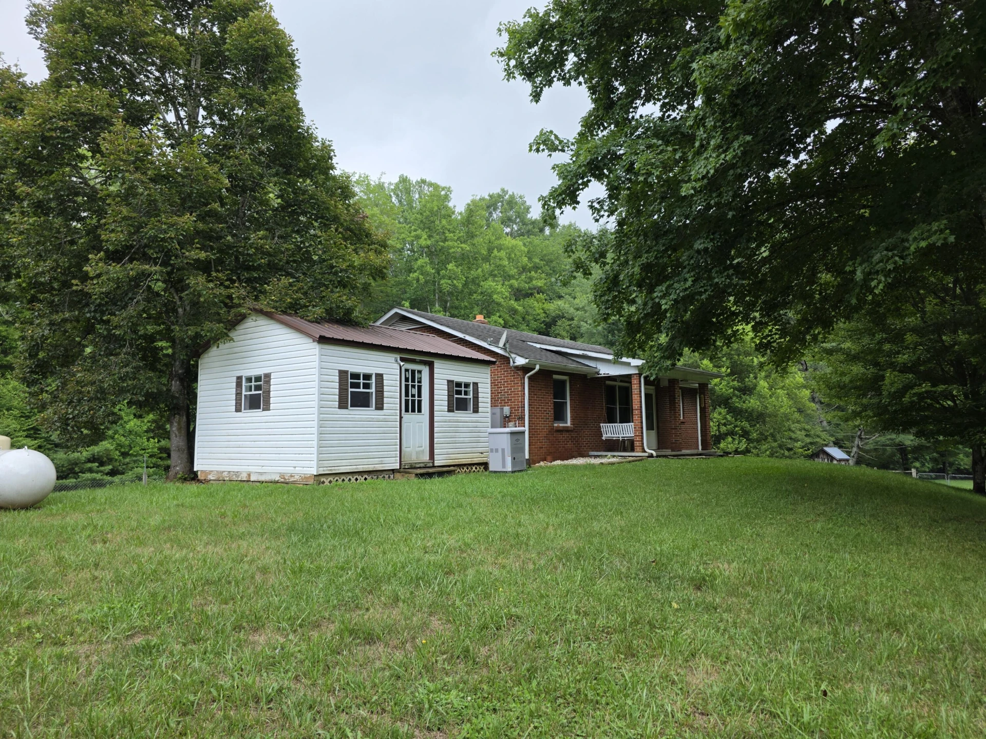 352 Sawmill Hill RD NW - Photo 2