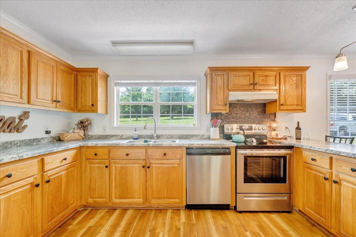1064 Lipscomb RD - Photo 10