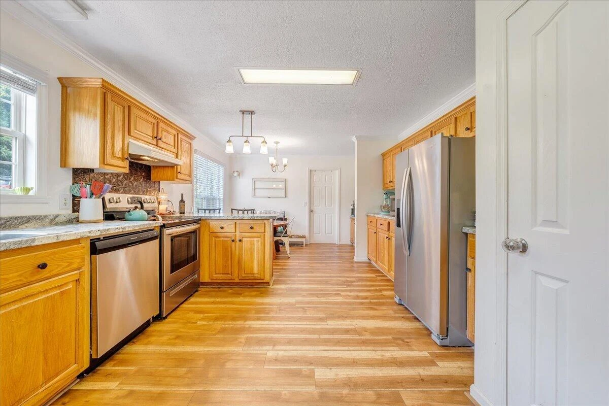 1064 Lipscomb RD - Photo 11