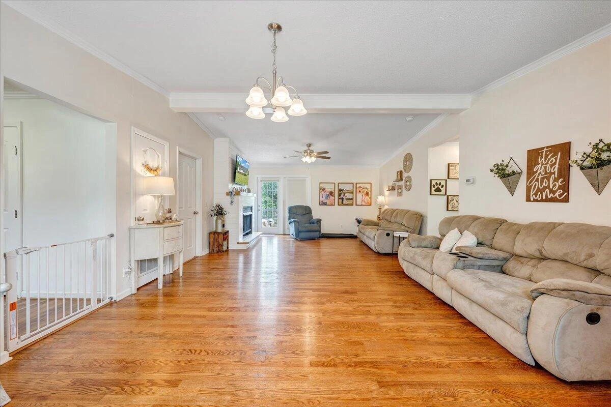 1064 Lipscomb RD - Photo 4