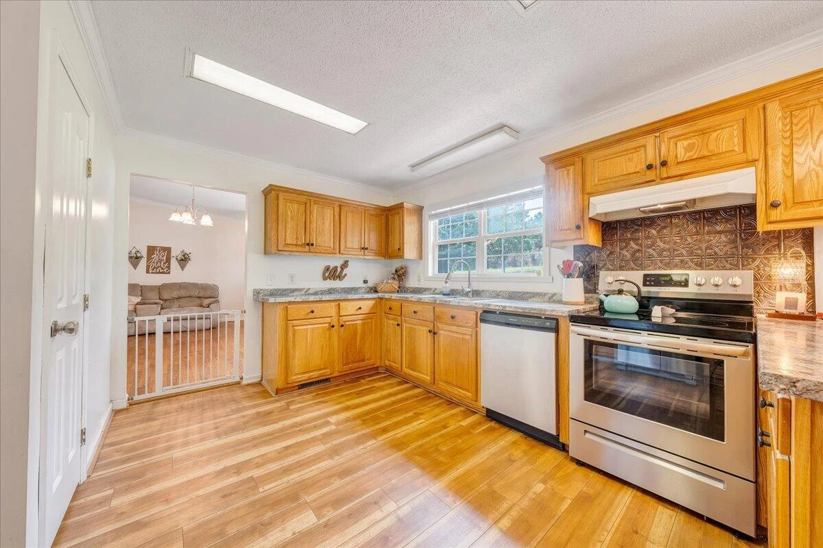 1064 Lipscomb RD - Photo 9