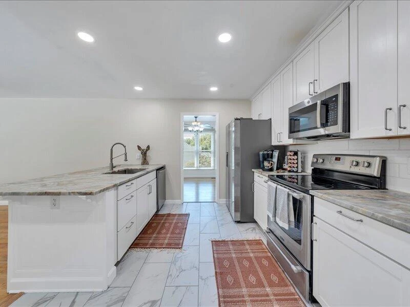 6121 Scotford CT - Photo 14