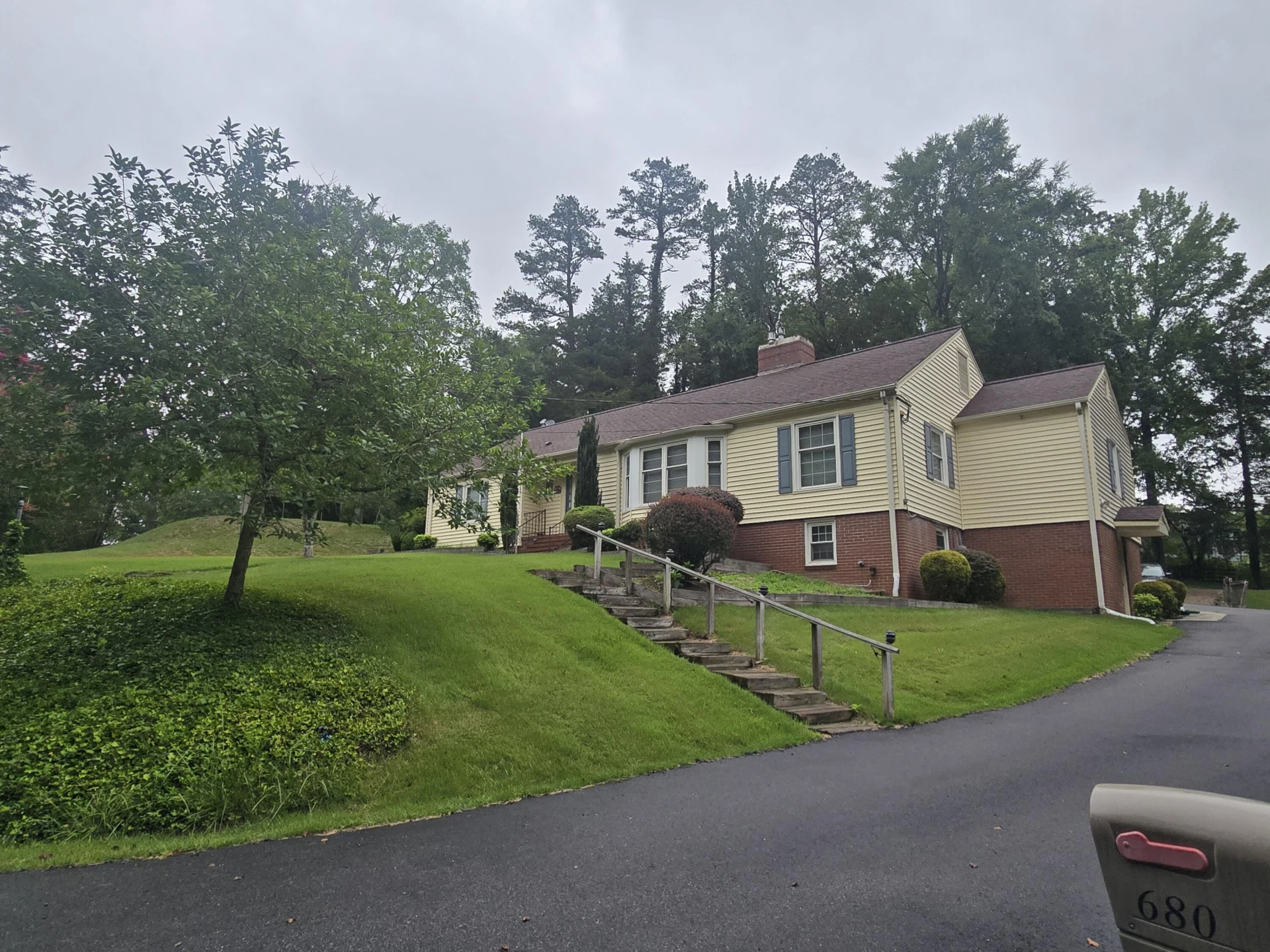680 Park LN