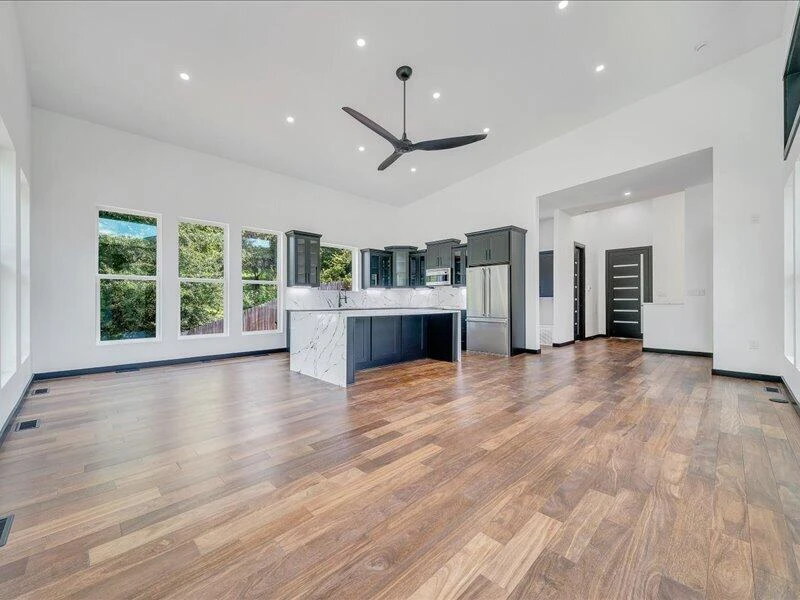 5905 Cartwright DR - Photo 14