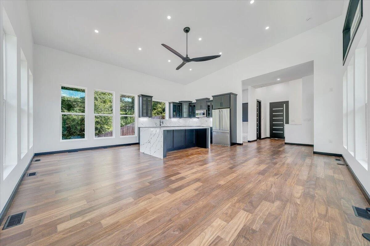5905 Cartwright DR - Photo 16