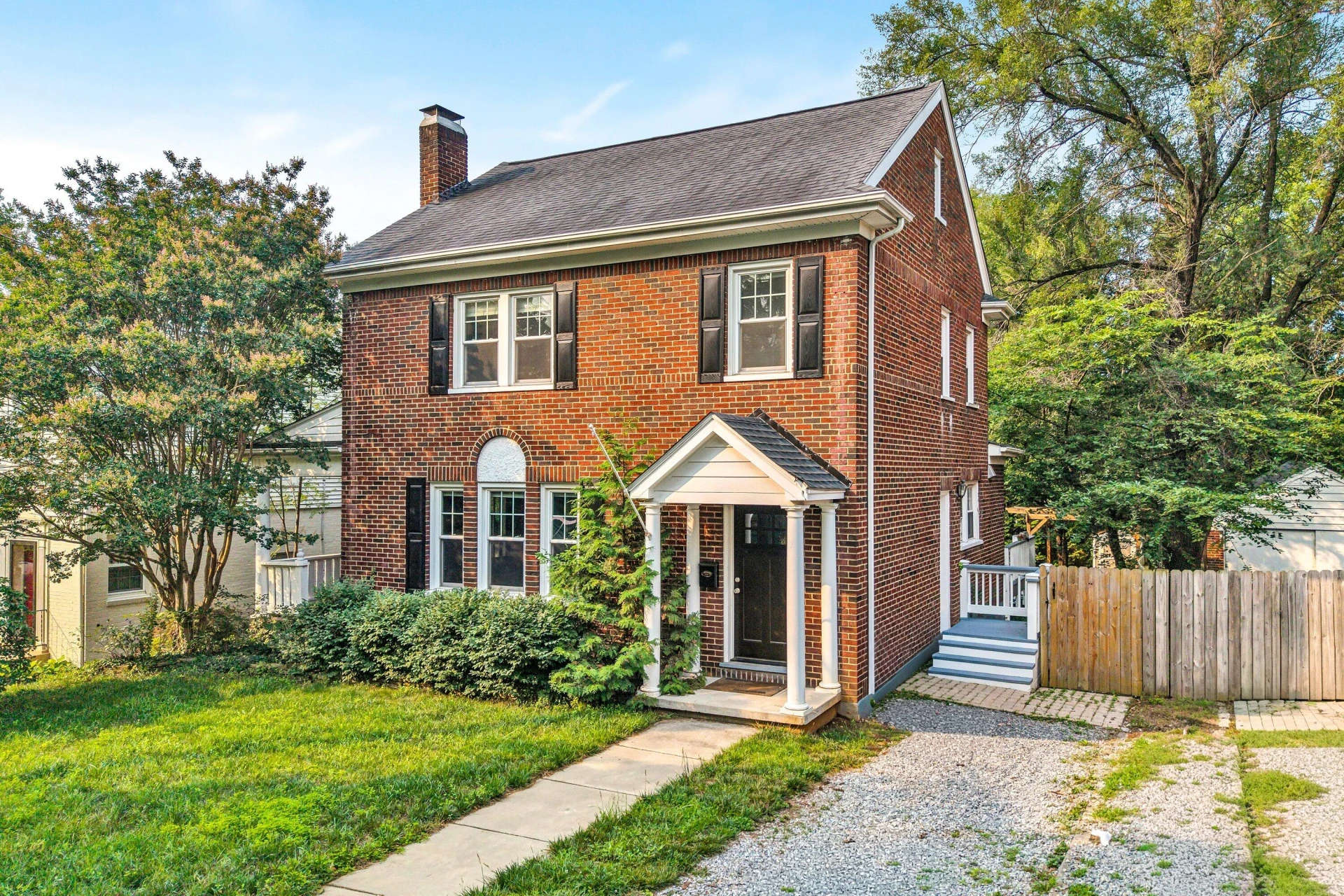 1516 Sherwood AVE SW - Photo 3