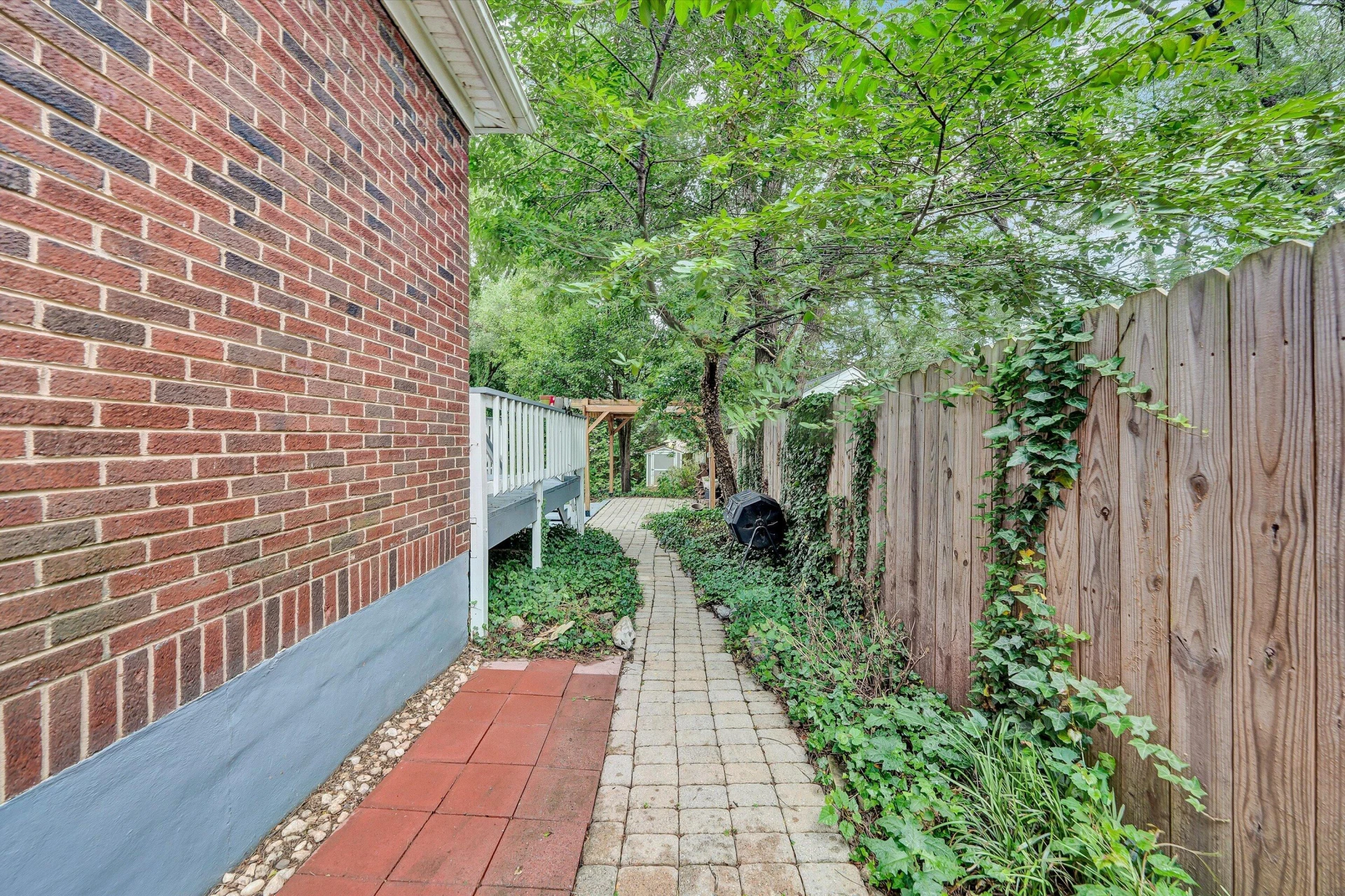1516 Sherwood AVE SW - Photo 42