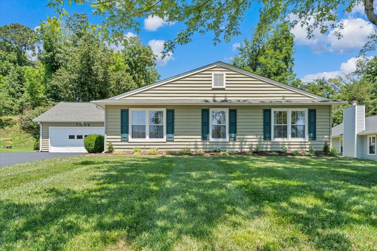 7049 Autumn Wood LN - Photo 4