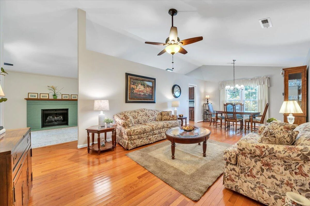 7049 Autumn Wood LN - Photo 5