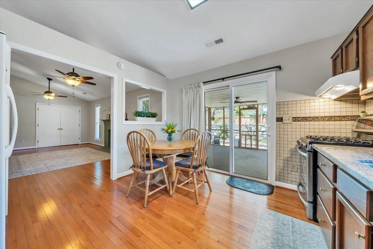 7049 Autumn Wood LN - Photo 12