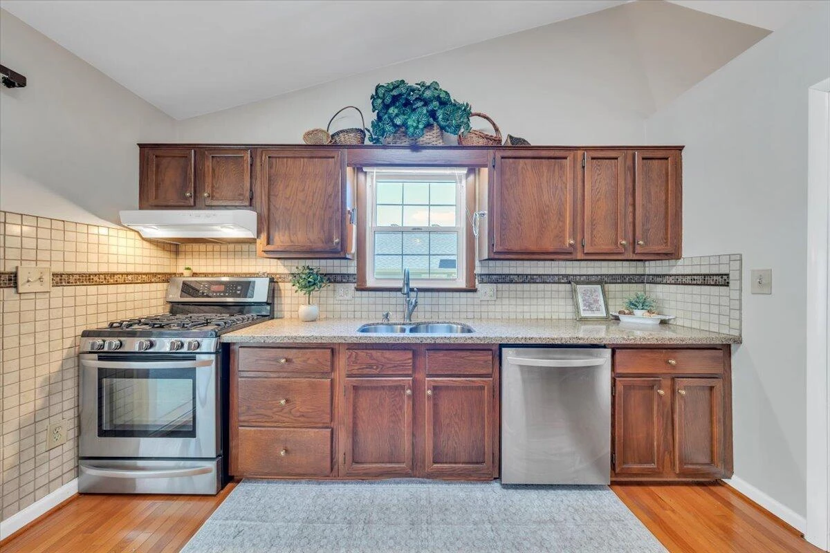 7049 Autumn Wood LN - Photo 14