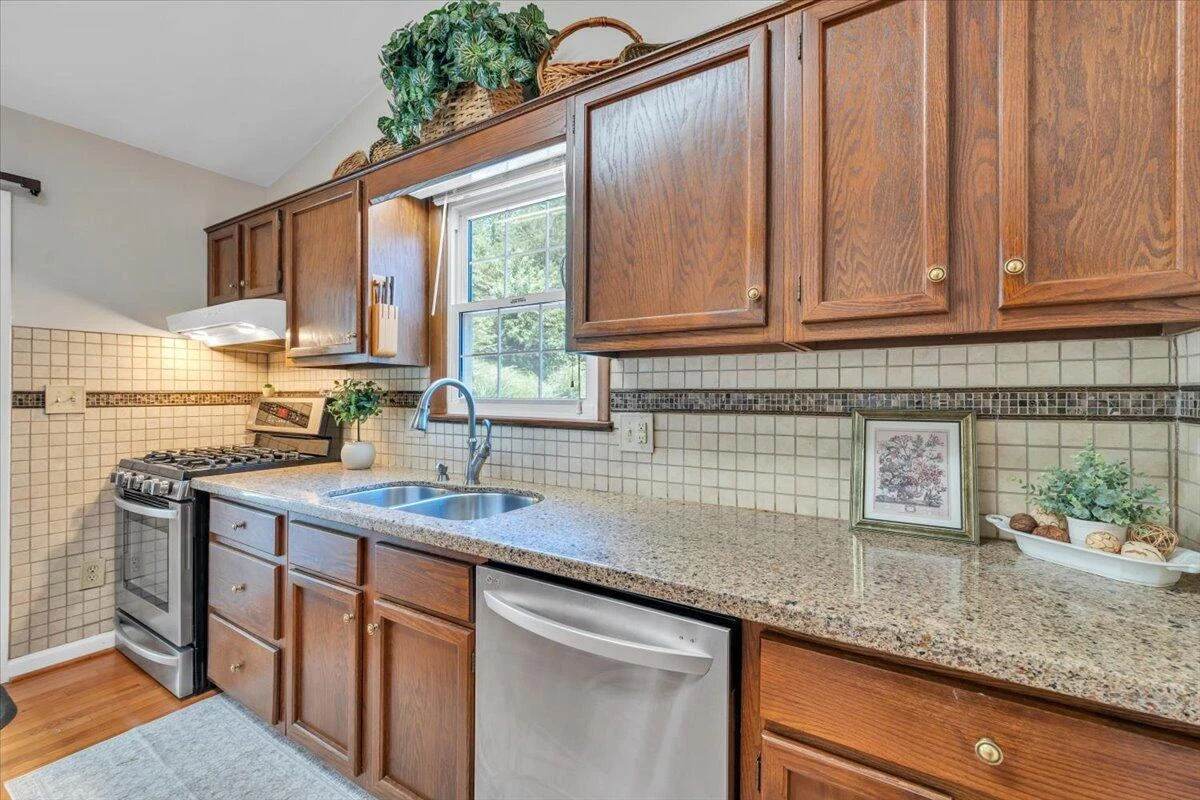 7049 Autumn Wood LN - Photo 15