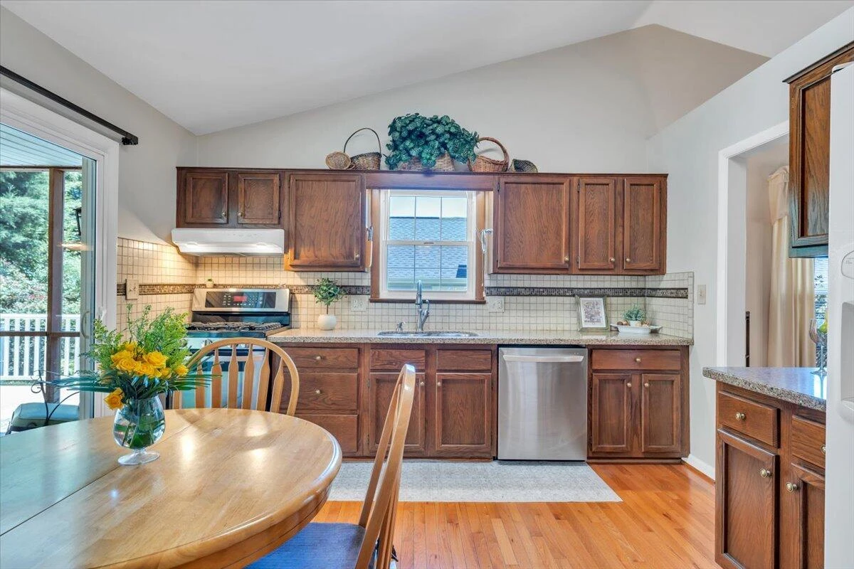 7049 Autumn Wood LN - Photo 18