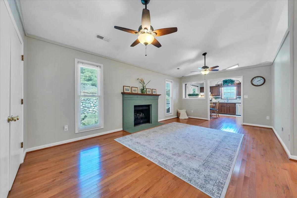 7049 Autumn Wood LN - Photo 21