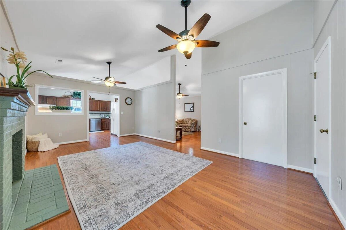 7049 Autumn Wood LN - Photo 23