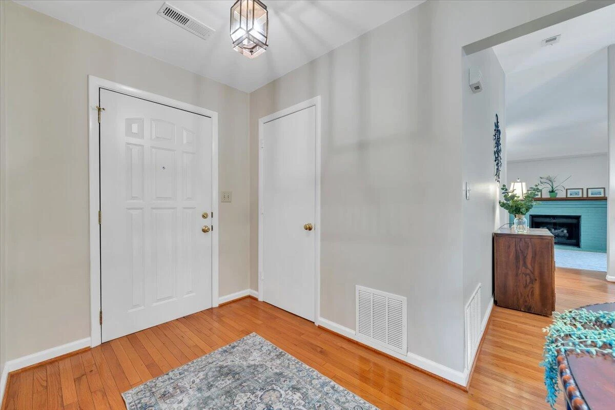 7049 Autumn Wood LN - Photo 32