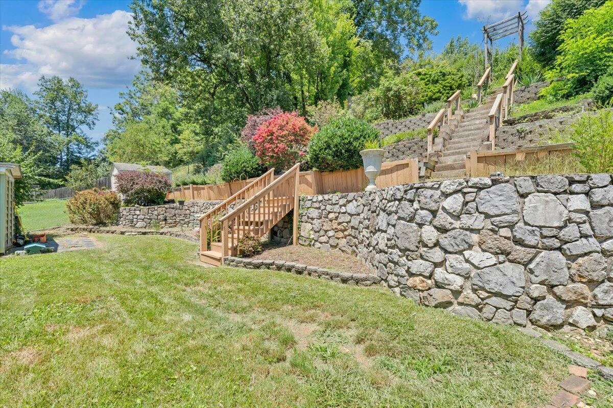 7049 Autumn Wood LN - Photo 38
