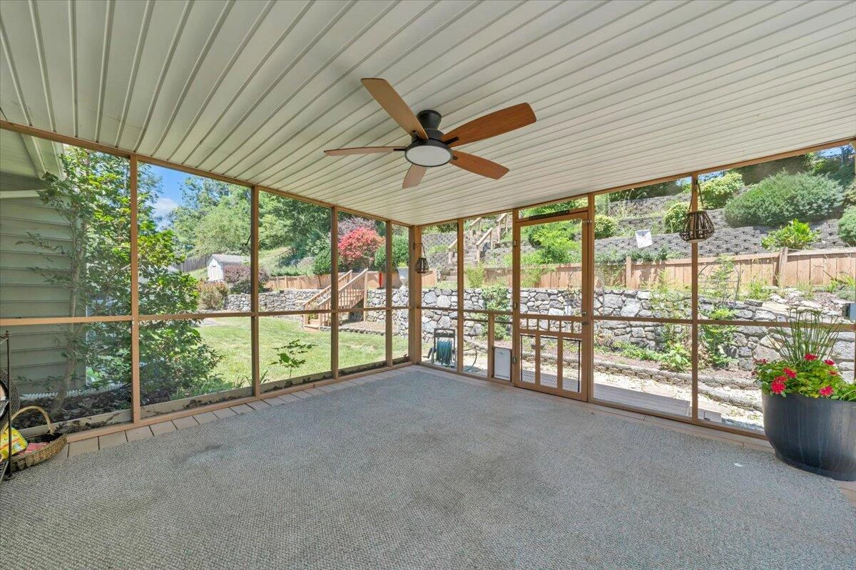 7049 Autumn Wood LN - Photo 39