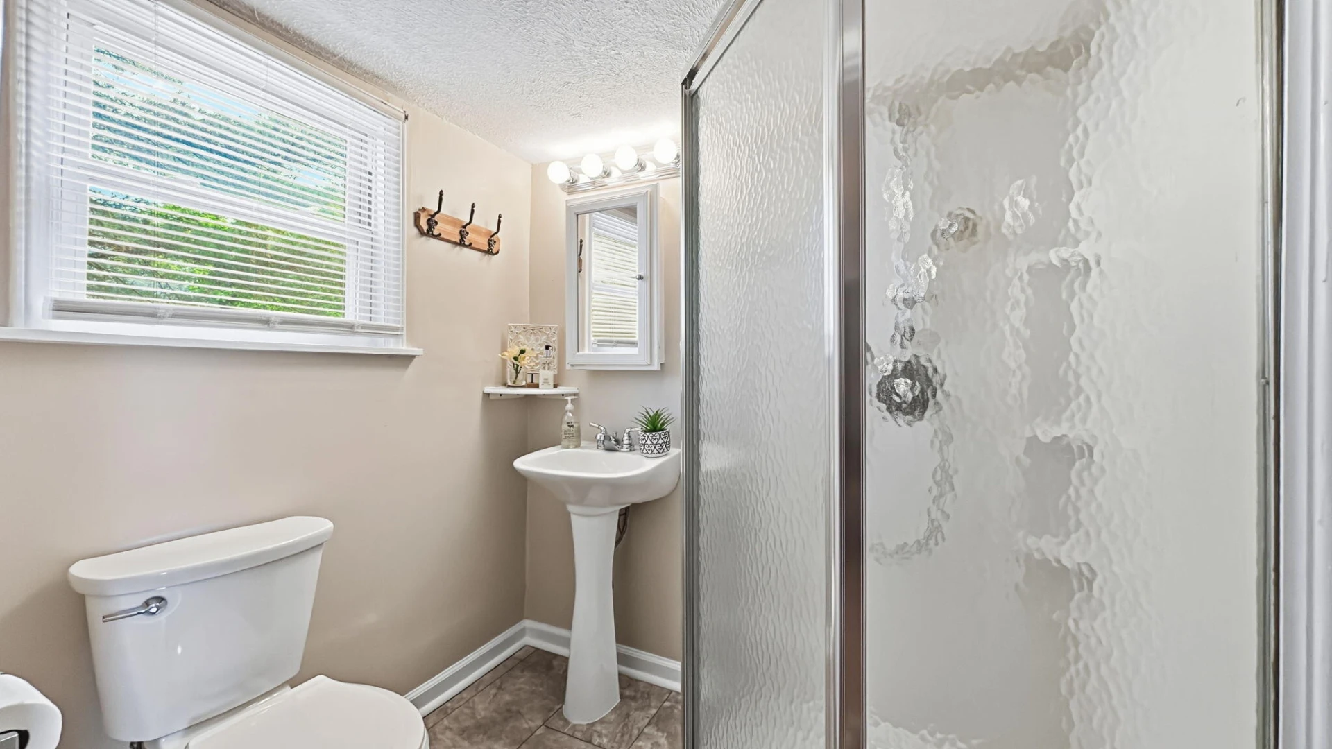 312 LAKEHURST AVE - Photo 23