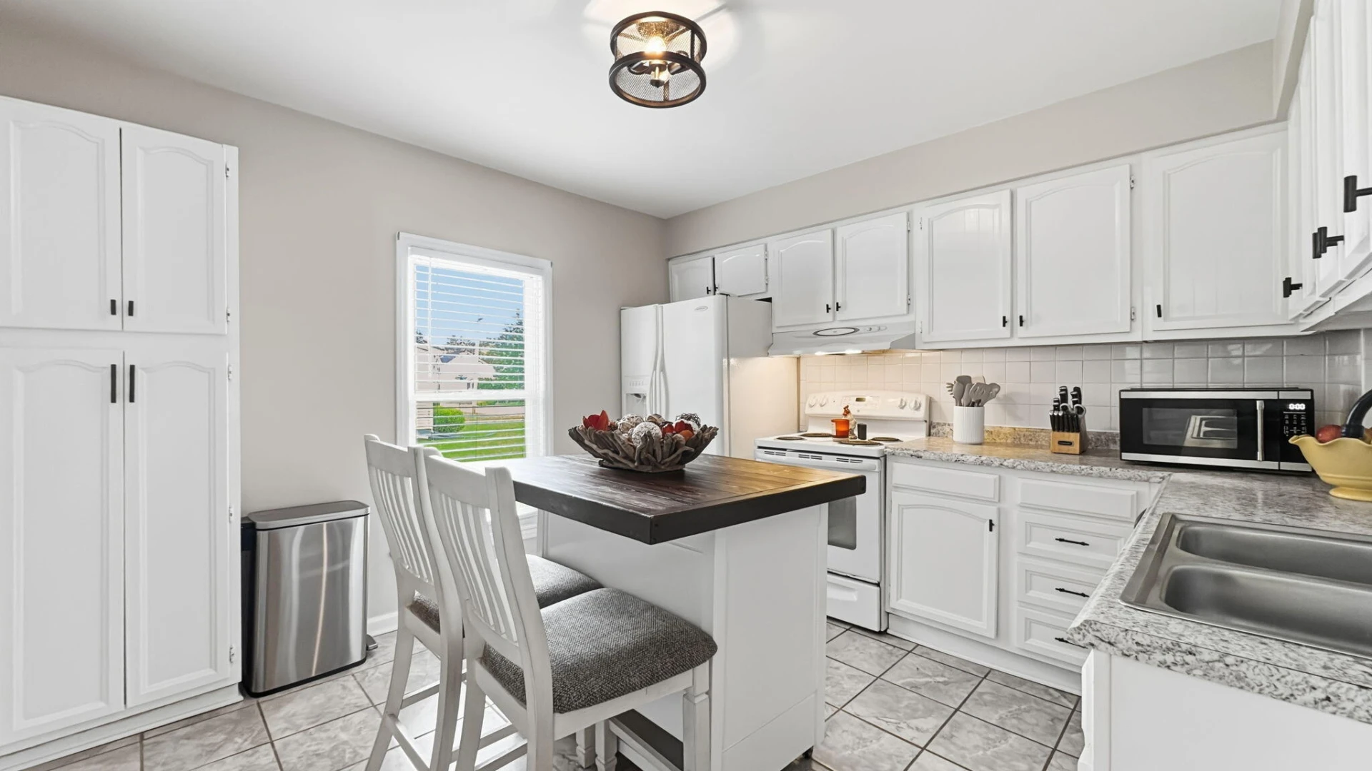 312 LAKEHURST AVE - Photo 24