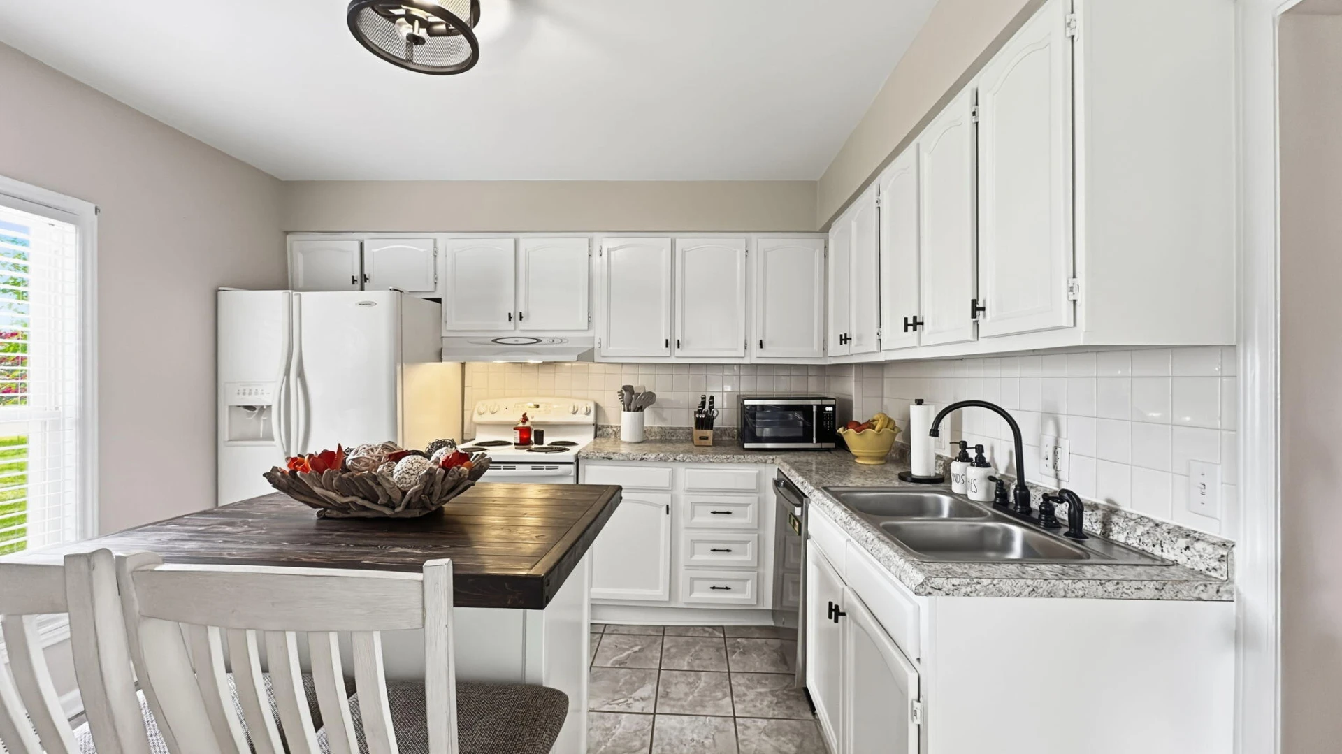 312 LAKEHURST AVE - Photo 3