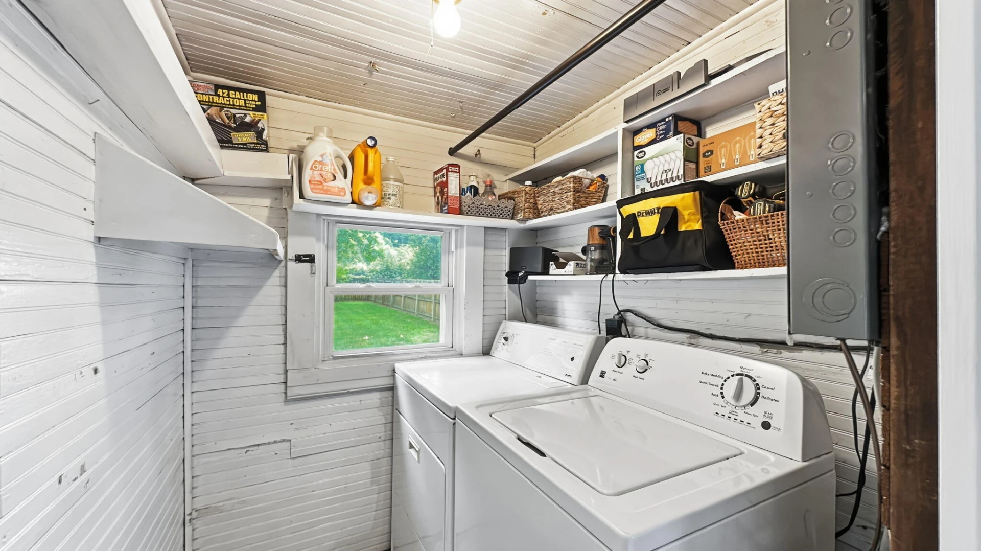 312 LAKEHURST AVE - Photo 32