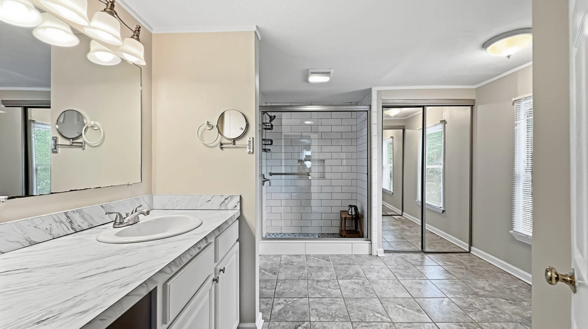 312 LAKEHURST AVE - Photo 4