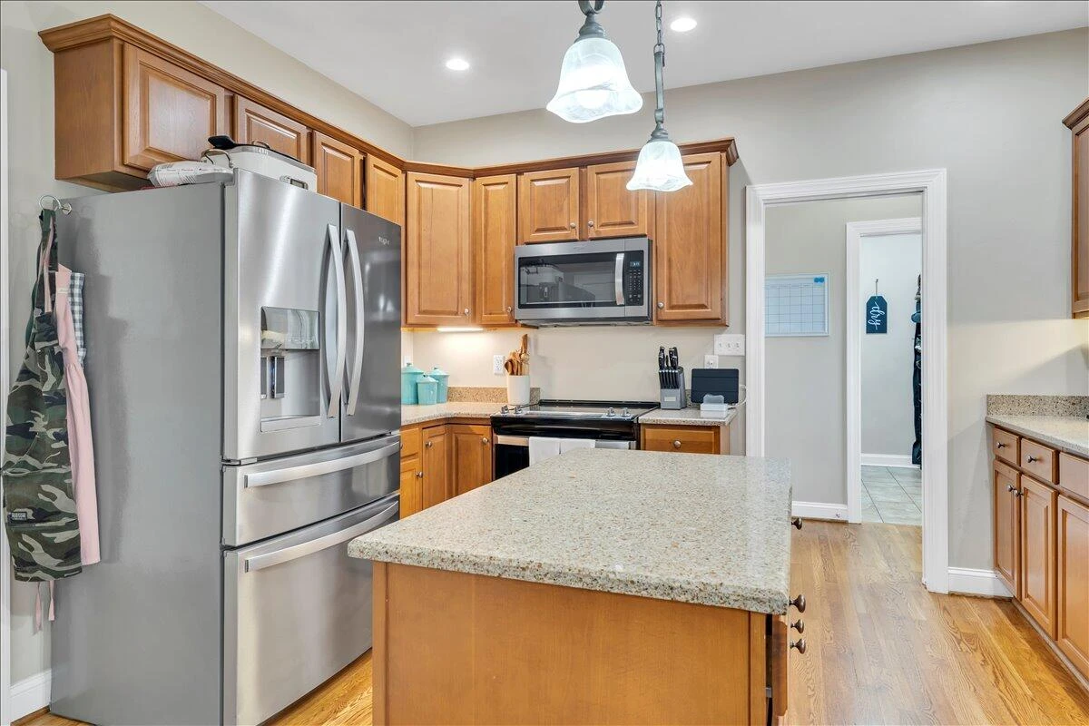 5927 Crumpacker DR - Photo 11