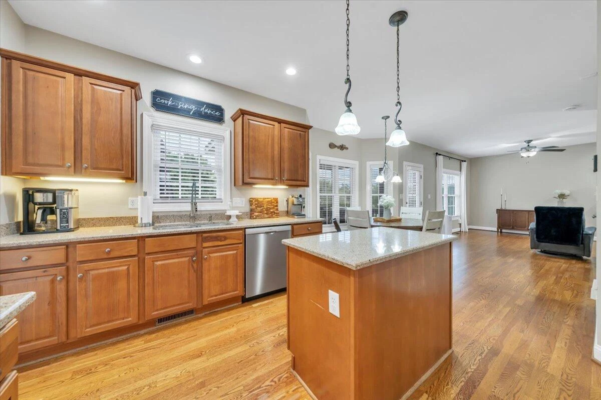 5927 Crumpacker DR - Photo 13