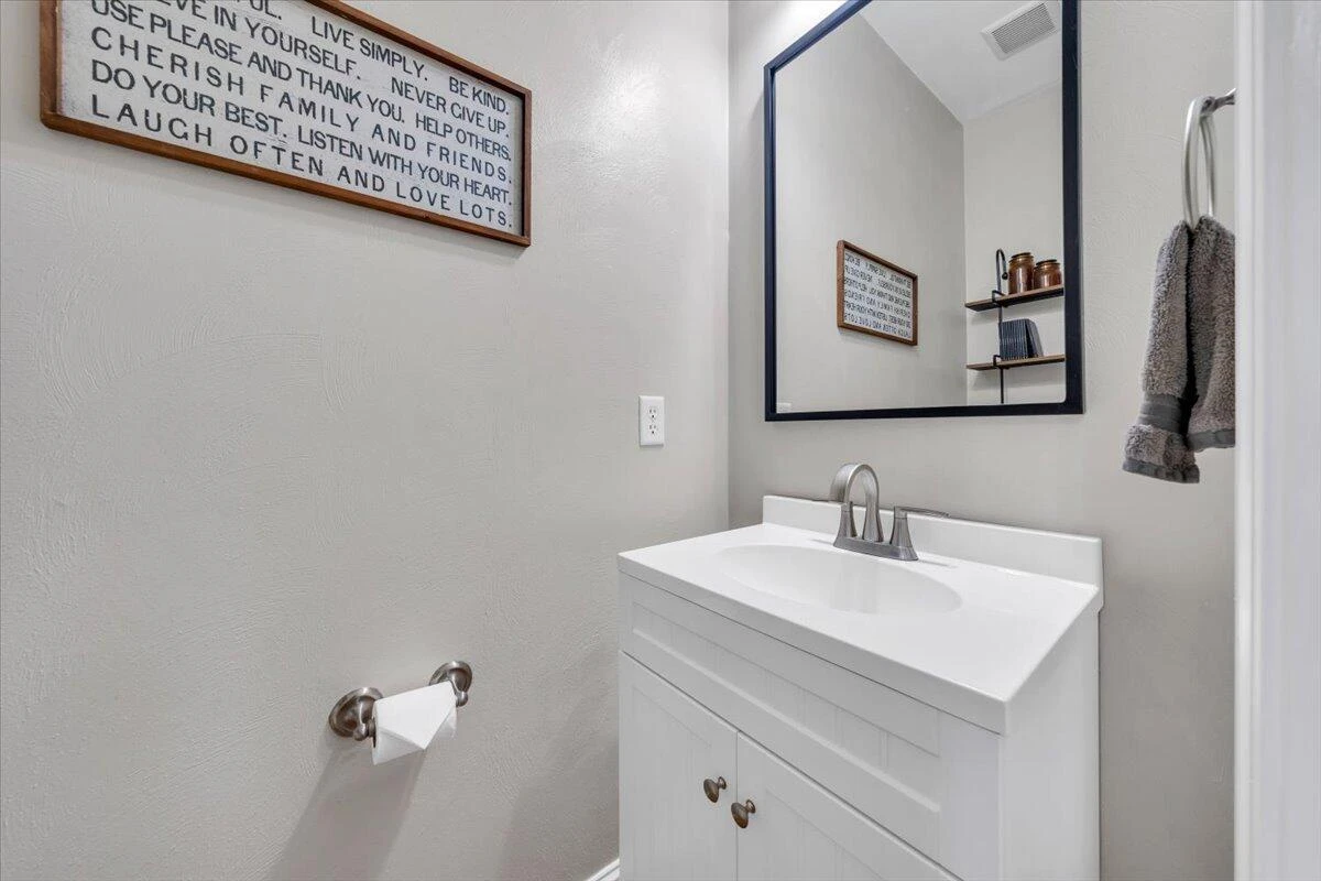 5927 Crumpacker DR - Photo 17