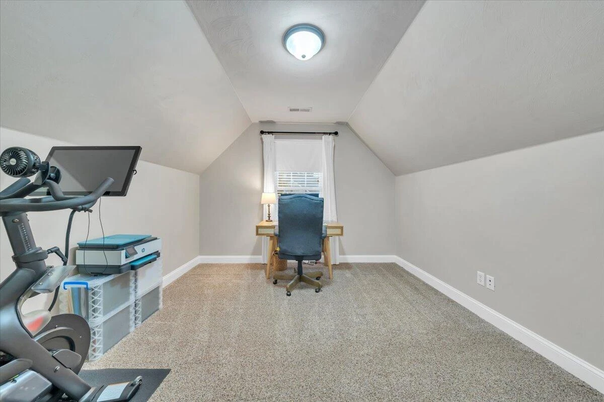 5927 Crumpacker DR - Photo 22