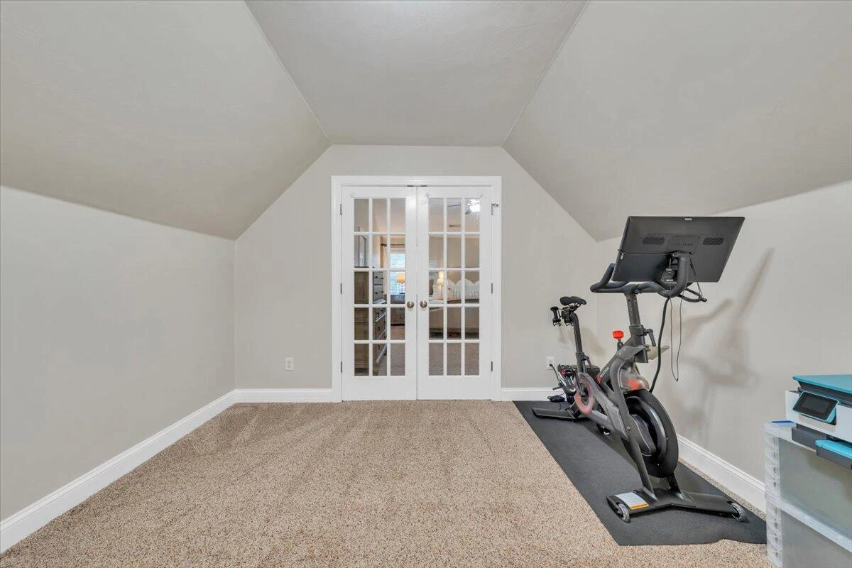 5927 Crumpacker DR - Photo 23