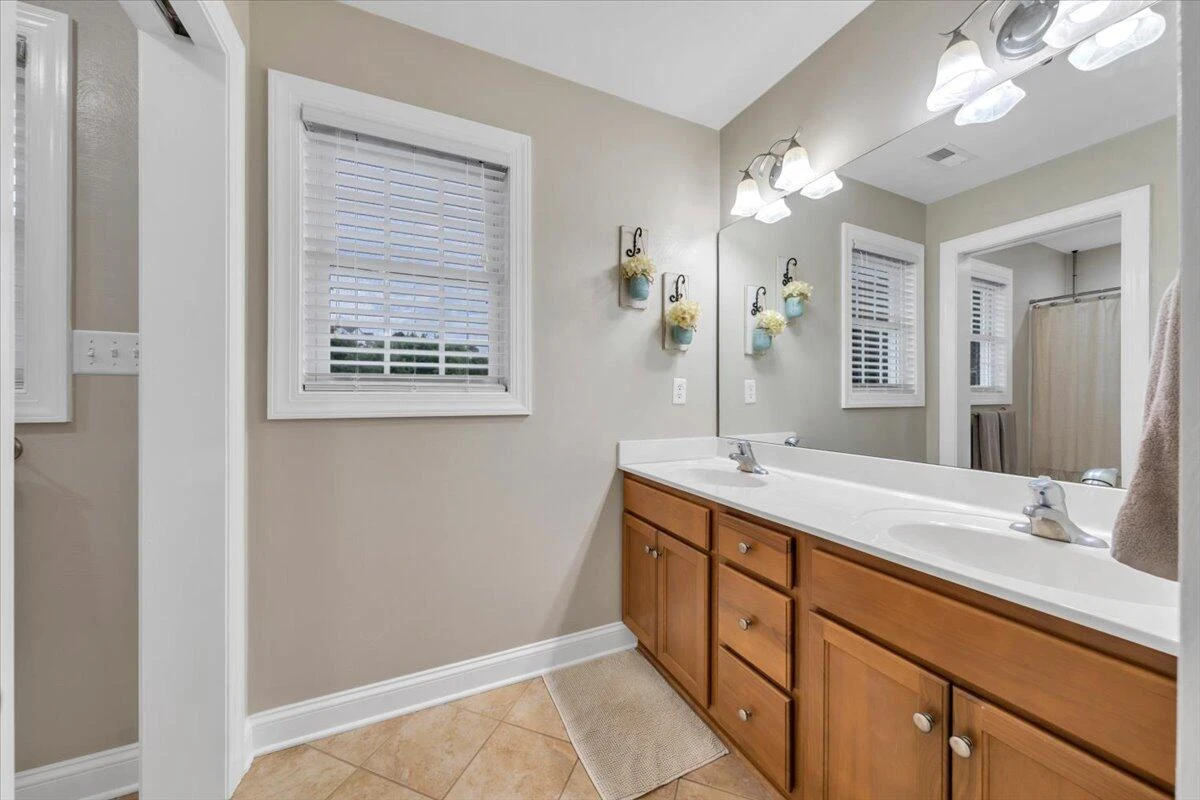 5927 Crumpacker DR - Photo 34
