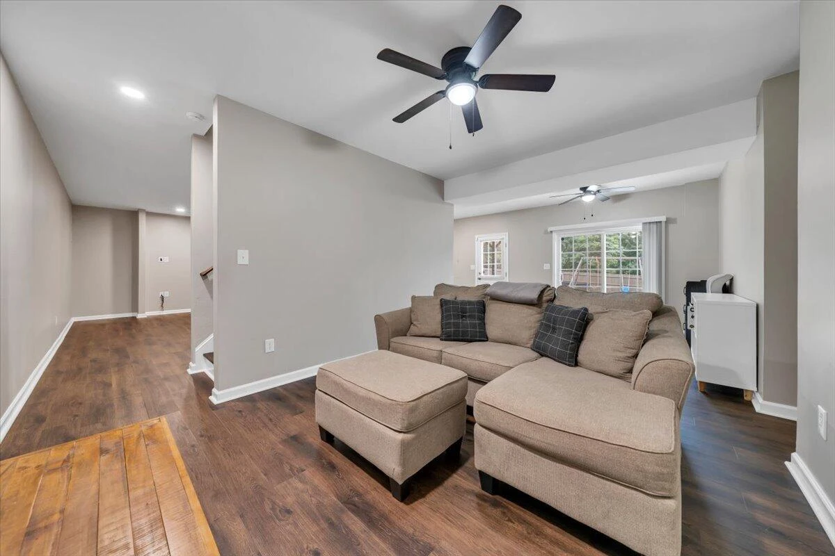 5927 Crumpacker DR - Photo 37