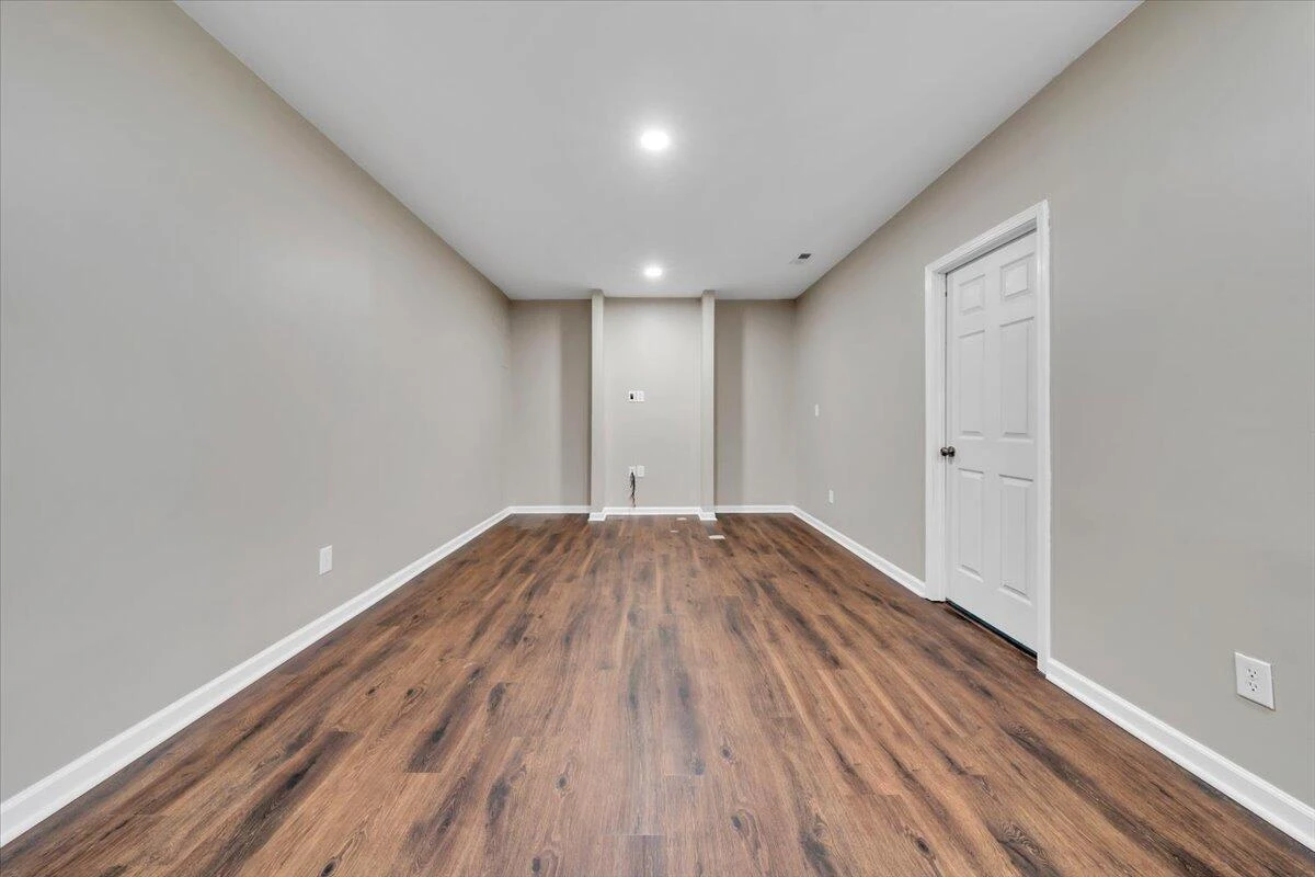 5927 Crumpacker DR - Photo 39