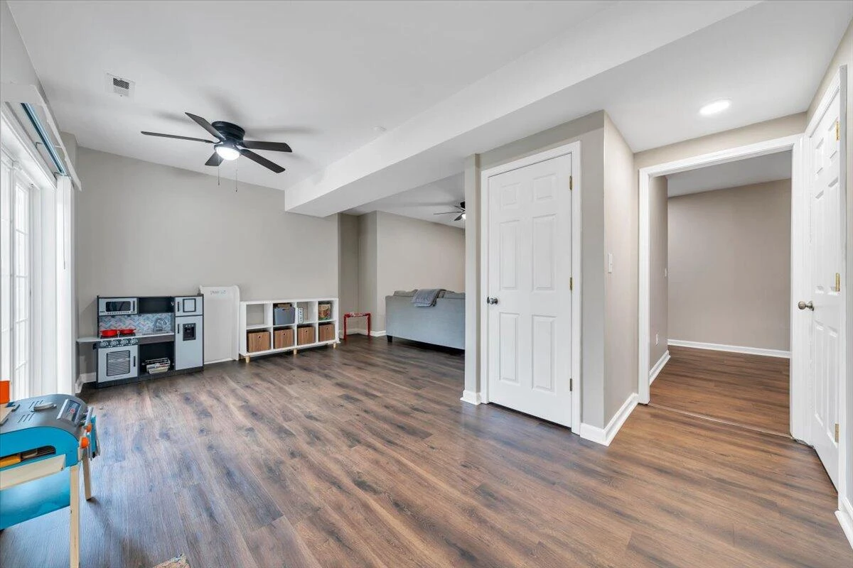 5927 Crumpacker DR - Photo 41