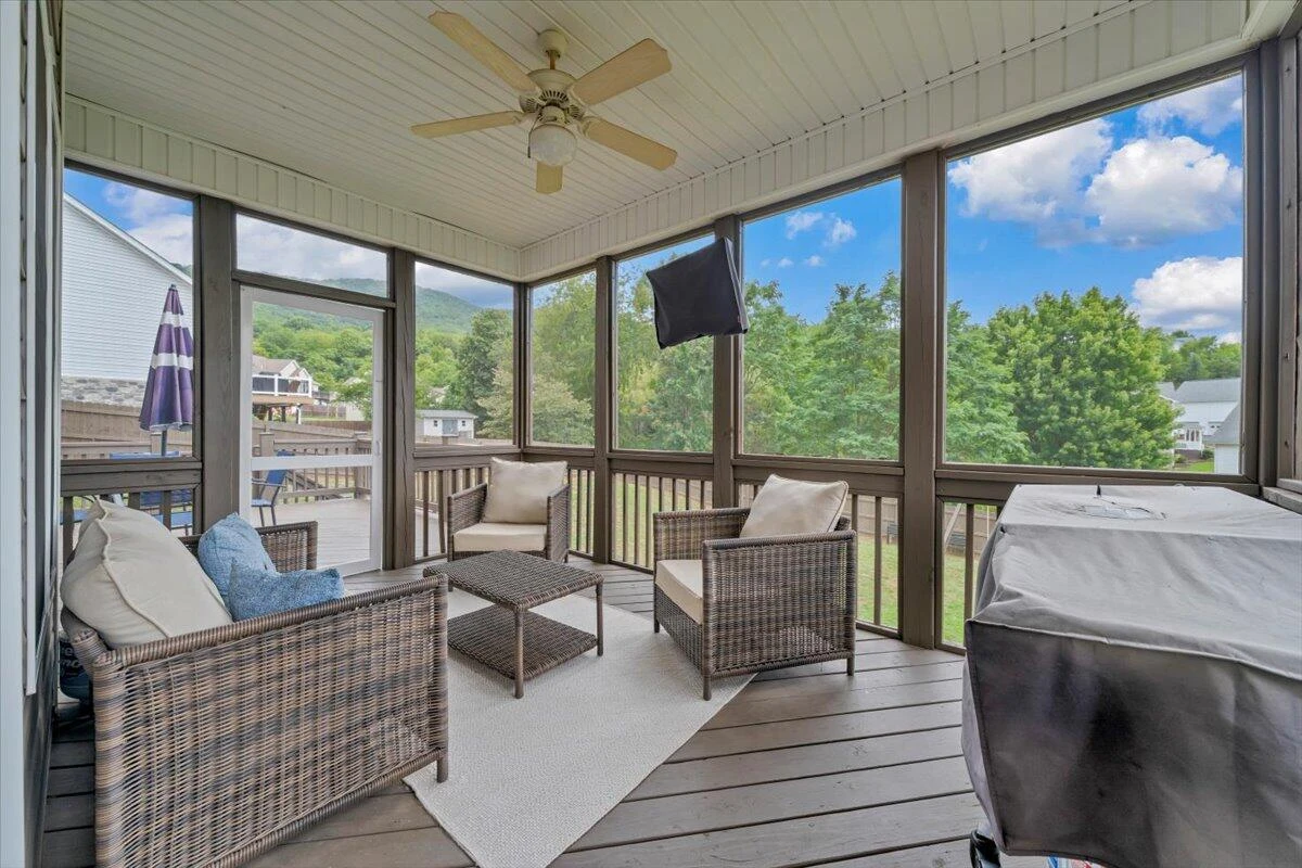 5927 Crumpacker DR - Photo 48