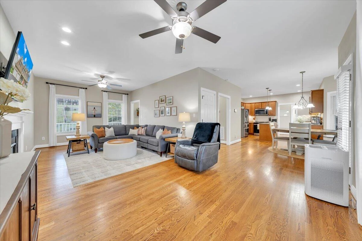 5927 Crumpacker DR - Photo 8